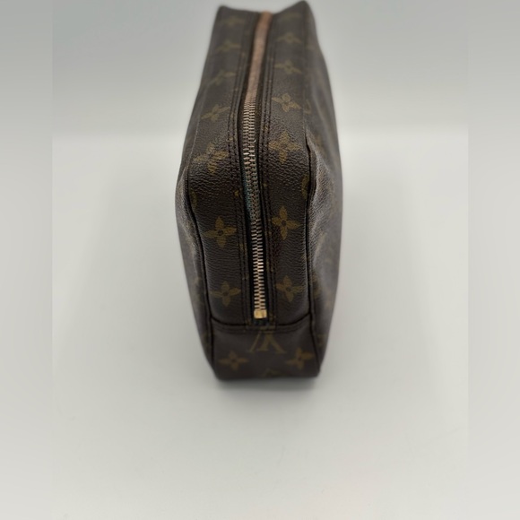 Louis Vuitton Monogram Toilette 23 Clutch - Picture 8 of 12